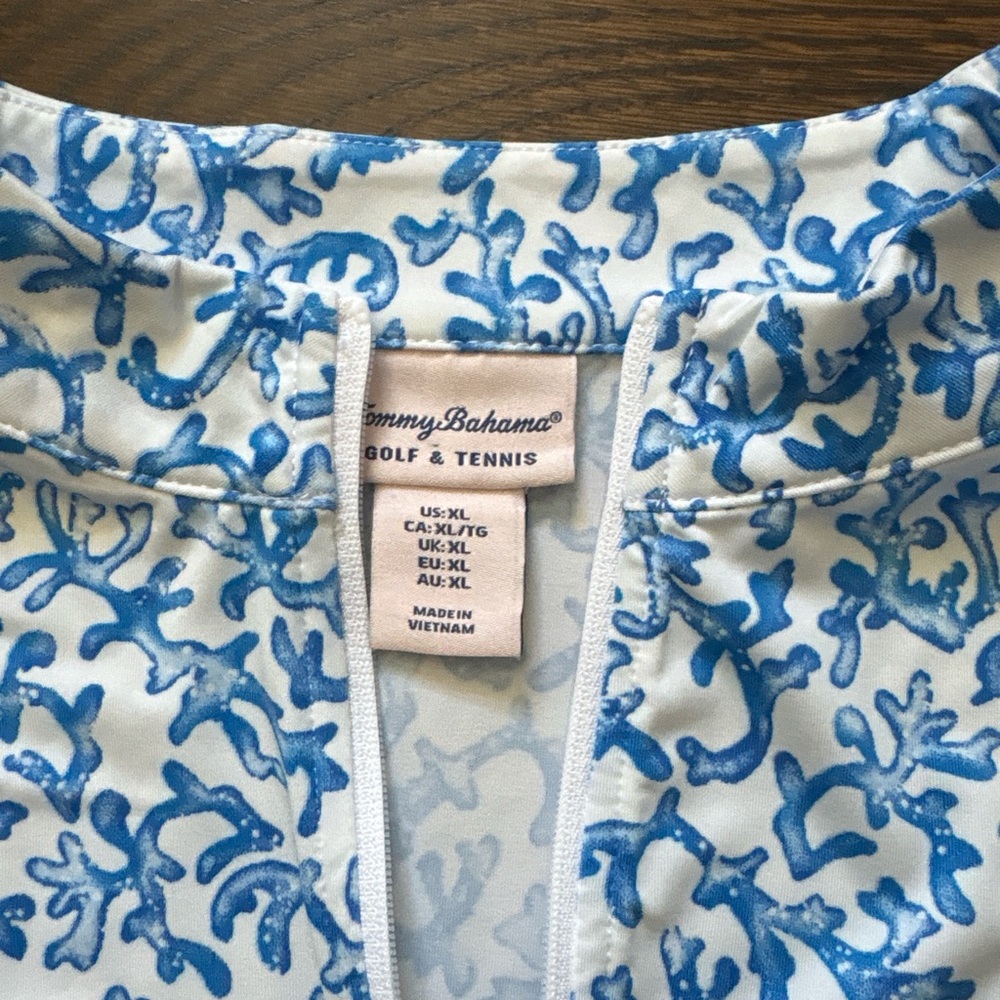 Tommy Bahama Blue and White Patterned Sleeveless Golf Shirt - Picture 2 of 5